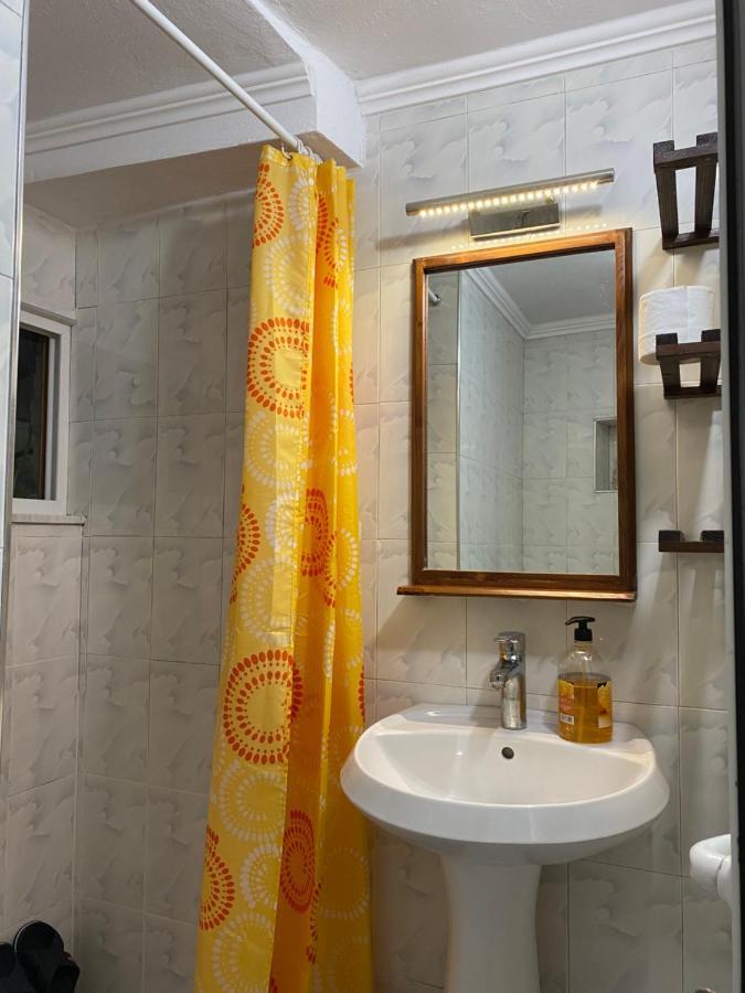 Yuri Guest House Гірокастра Екстер'єр фото