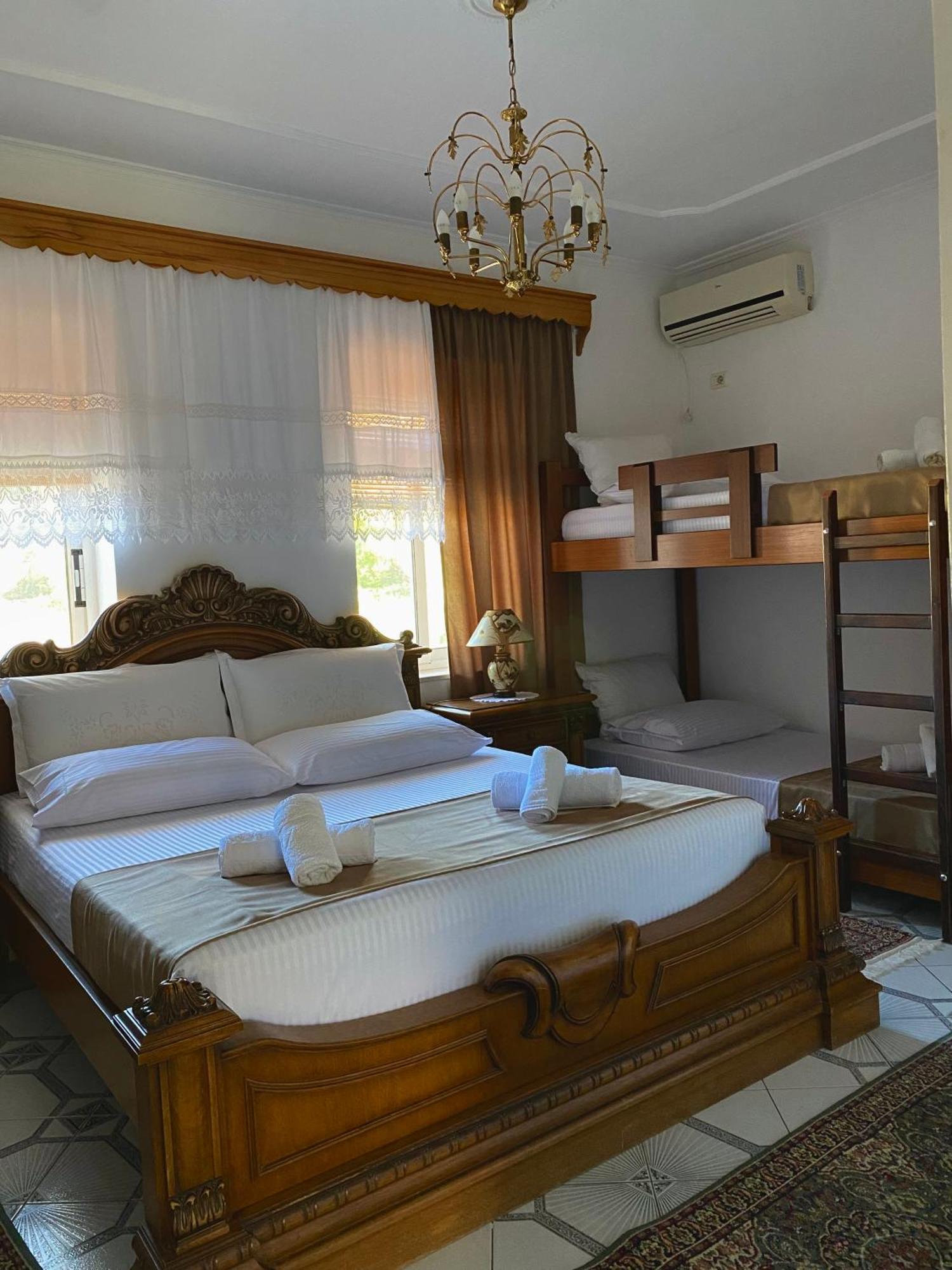 Yuri Guest House Гірокастра Екстер'єр фото