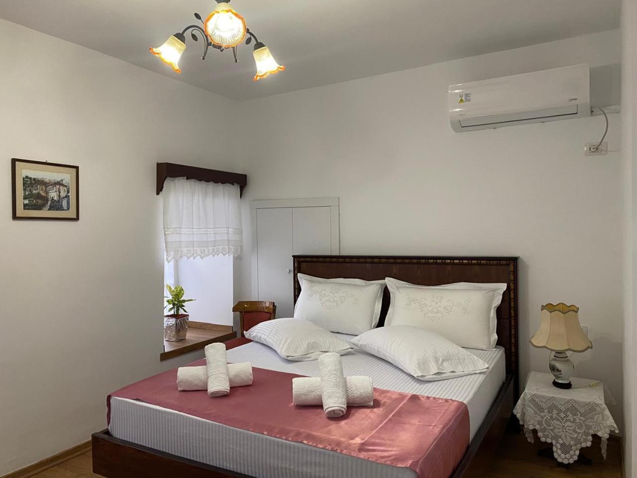 Yuri Guest House Гірокастра Екстер'єр фото