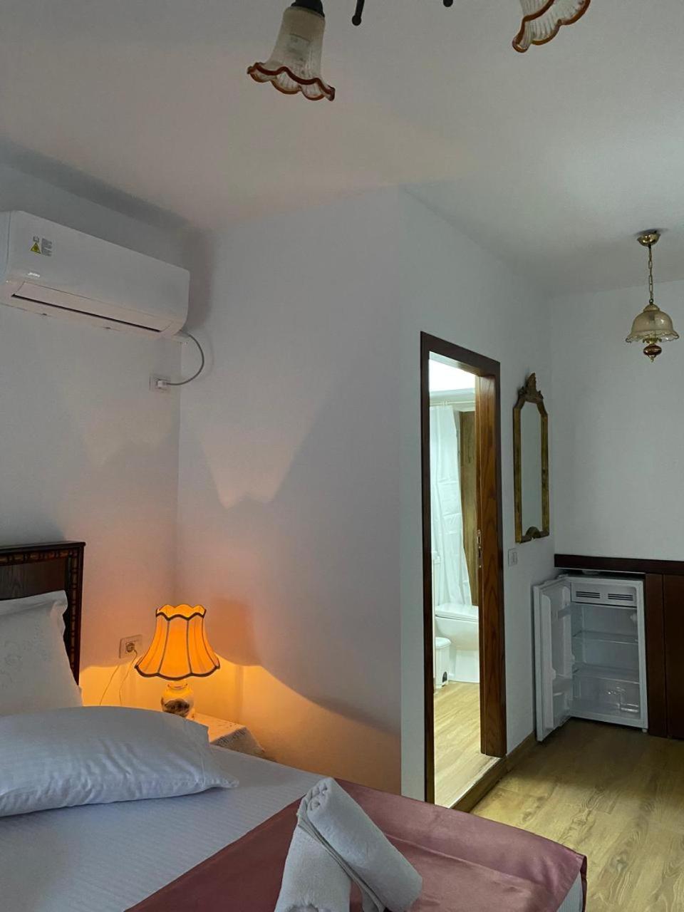 Yuri Guest House Гірокастра Екстер'єр фото