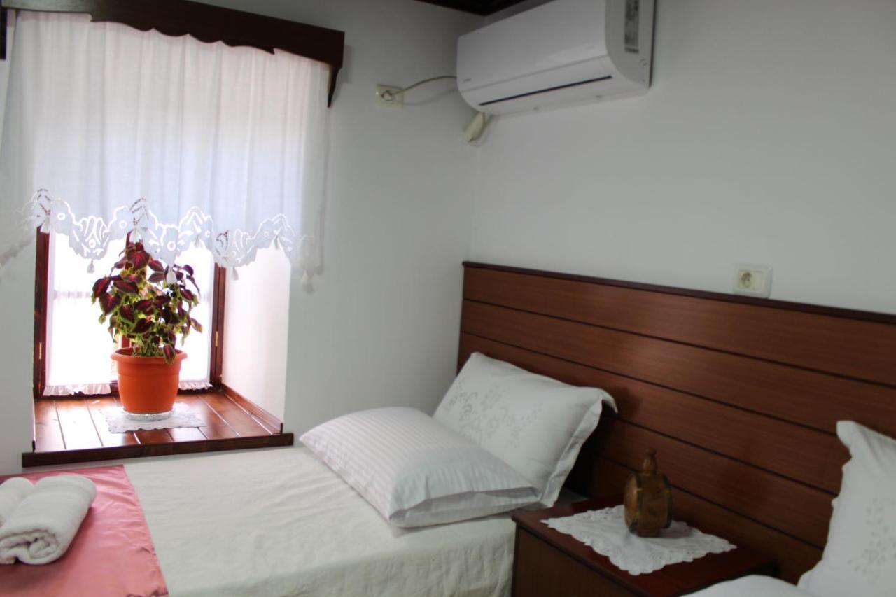 Yuri Guest House Гірокастра Екстер'єр фото