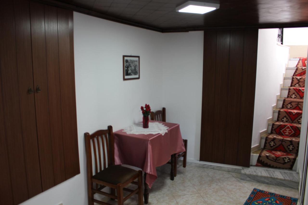 Yuri Guest House Гірокастра Екстер'єр фото